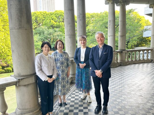 【開催報告】
4月30日の地球市民セミナーは「ジェンダー平等と性の多様性を尊重し合う社会を目指して」というテーマで座談会を行いました。

登壇者は、品川区長の森澤恭子氏、立正大学法学部教授の川眞田嘉壽子氏、日本テレビ映画プロデューサーの谷生俊美氏でした。地球市民学部の安斎徹教授が司会を務めました。
 
2024年3月に「品川区ジェンダー平等と性の多様性を尊重し合う社会を実現するための条例」が可決・制定されましたが、条例名に「ジェンダー」という言葉を使った条例は都内で初めてでした。座談会では、ここ品川区で同条例が制定された意義をグローバル、政治、経済など様々な観点から確認すると共に、品川区民や清泉女子大学生に対して新しい生き方・働き方の視座を提供し、エールを贈りました。

#清泉女子大学 #清泉 
#品川区 #地球市民